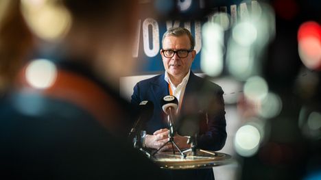 Kokoomuksen kannattajien luottamus Suomen tulevaisuuteen heikkeni merkittävästi. 1
