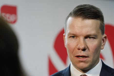 Kokoomuksen Karoliina Partanen syyttää SDP:tä uhkailusta. 6 Kokoomuksen Karoliina Partanen syyttää SDP:tä uhkailusta. 5