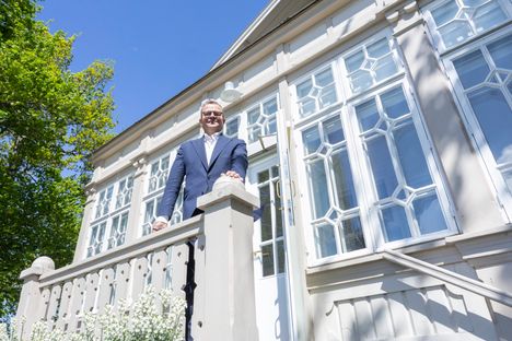 Kommentti: Onko kyseessä vahinko? Demari-Antti antoi tukea Riikka Purran perussuomalaisten pyrkimyksille. 8 Kommentti: Onko kyseessä vahinko? Demari-Antti antoi tukea Riikka Purran perussuomalaisten pyrkimyksille. 7