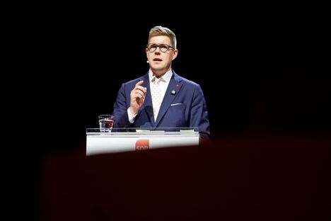 Lindman esitti 12 vaalilupausta – mitkä niistä voisivat olla sopivia kokoomukselle ja keskustalle? 6 Lindman esitti 12 vaalilupausta – mitkä niistä voisivat olla sopivia kokoomukselle ja keskustalle? 5