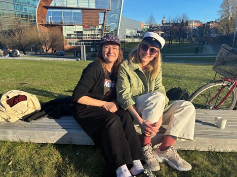 Lämmin sää sai helsinkiläiset suuntaamaan vappuna puistoihin. 7
