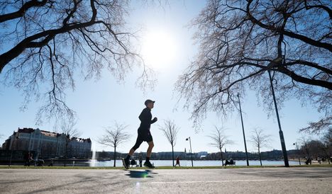 Lämpötila nousee jälleen! Jopa 20 astetta ylitetty 4 Lämpötila nousee jälleen! Jopa 20 astetta ylitetty 3