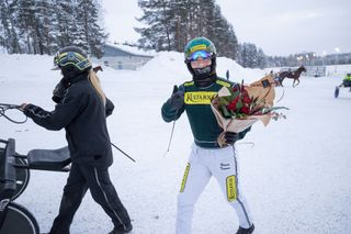 Lumi-Peten kesätauko pitkittyi valmentajan onnettomuuden vuoksi. 7