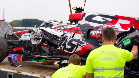 Max Verstappen tuohtunut vakavasta ulosajosta – kuljettajat vaativat muutoksia sääntöihin 1