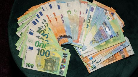 Miehen pankkitilille saapui odottamatta 10 000 euroa 2 Miehen pankkitilille saapui odottamatta 10 000 euroa 1