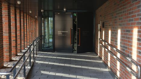 Mies, 40, tuomittiin Raaseporissa naisen raiskauksesta, joka katsottiin ihmisarvoa loukkaavaksi. 1