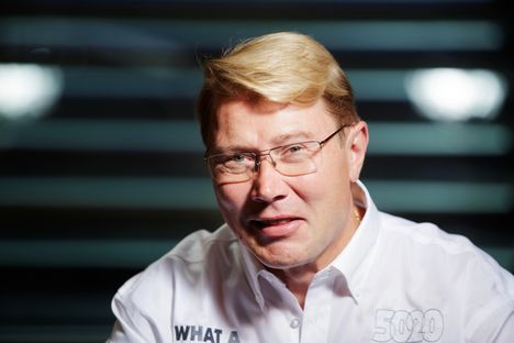 Mika Häkkinen innostuu tyttärensä Ellan, 15, formulaurasta 5
