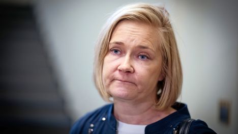 Miksi tekstiviestivaroitusten lähettämisessä kestää? Ministeri: "Olen painottanut nopeutta" 2 Miksi tekstiviestivaroitusten lähettämisessä kestää? Ministeri: "Olen painottanut nopeutta" 1