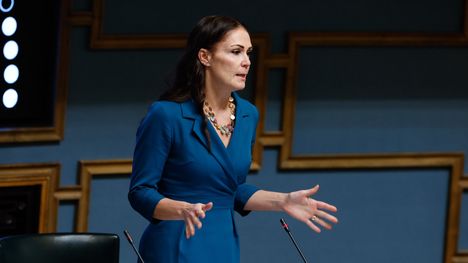 Ministeri Lulu Ranteelle myönnettiin Pääesikunnan huollon ansioristi ensimmäisenä ministerinä. 1