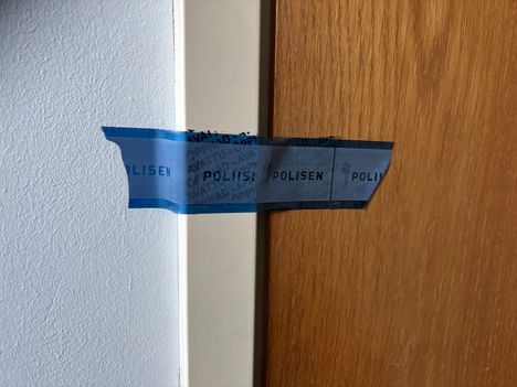 Naapurit tekivät havaintoja Kotkassa murhasta epäillyn kirjailijan ja opettajavaimon arjesta. 3