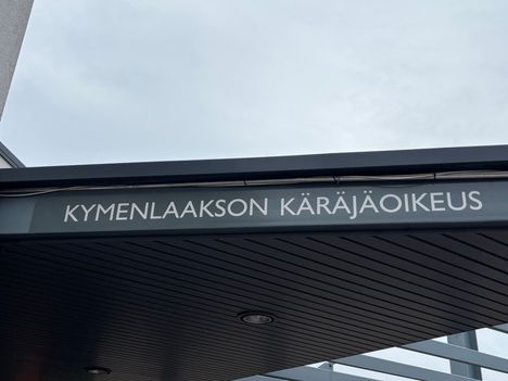 Naapurit tekivät havaintoja Kotkassa murhasta epäillyn kirjailijan ja opettajavaimon arjesta. 5