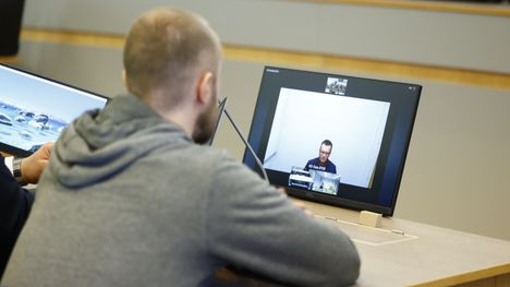 Nainen kuoli traagisen yliajon vuoksi Nurmijärvellä – syytetyt saavat oikeudessa vastaansa. 4 Nainen kuoli traagisen yliajon vuoksi Nurmijärvellä – syytetyt saavat oikeudessa vastaansa. 3