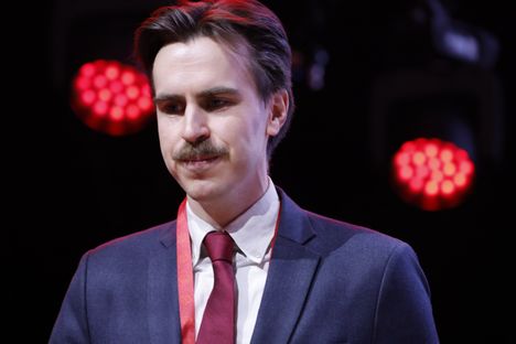 Nasima Razmyarin vaikuttava suoritus on viesti puheenjohtaja Antti Lindtmanille. 6 Nasima Razmyarin vaikuttava suoritus on viesti puheenjohtaja Antti Lindtmanille. 5