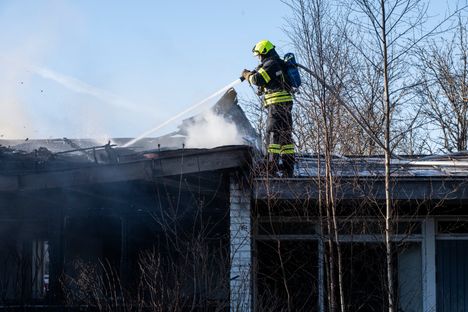Nuoret epäiltyinä useista tulipaloista eri puolilla maata 4 Nuoret epäiltyinä useista tulipaloista eri puolilla maata 3