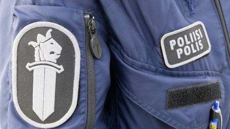 Nuoret käyttäytyivät levottomasti mopomiitissä Vantaalla. 1