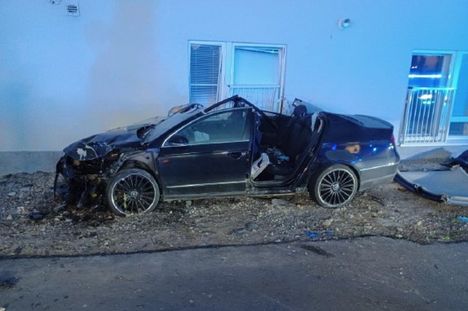 Nurmijärvellä: 24-vuotias kuljettaja törmäsi kerrostalon seinään ja pakeni, 19-vuotias nuori mies menehtyi. 2 Nurmijärvellä: 24-vuotias kuljettaja törmäsi kerrostalon seinään ja pakeni, 19-vuotias nuori mies menehtyi. 1
