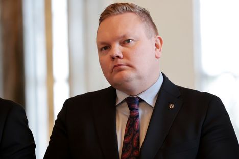 Oppositio kritisoi hallituksen kehysriihessä tekemiä päätöksiä 5