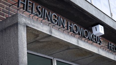 Perhetuttu, 23, syyllistyi 13-vuotiaan tytön törkeään seksuaaliseen hyväksikäyttöön – äiti oli parvekkeella teon aikana. 1