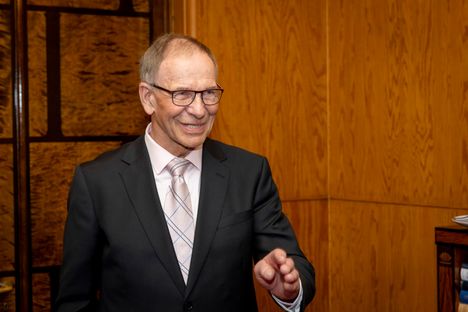Pertti Hemmilä aloittaa eduskuntatyönsä ensi viikolla. 5