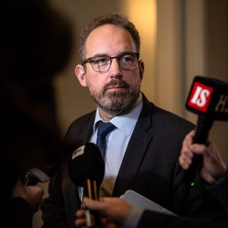 Pitäisikö arkipyhät lakkauttaa? Suurimmat puolueet ovat tätä mieltä. 7