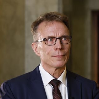 Pitäisikö arkipyhät lakkauttaa? Suurimmat puolueet ovat tätä mieltä. 3