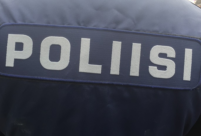 Poliisi ehdottaa kasvojen peittämisen kieltämistä mielenosoituksessa 2 Poliisi ehdottaa kasvojen peittämisen kieltämistä mielenosoituksessa 1