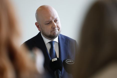Poliisilta lisätietoja Joona Räsäsen alkoholin vaikutuksen alaisena ajamisesta. 2 Poliisilta lisätietoja Joona Räsäsen alkoholin vaikutuksen alaisena ajamisesta. 1
