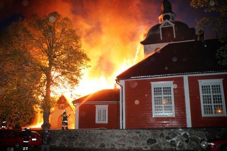 Porvoon kirkon tuhopoltosta kulunut 20 vuotta 5