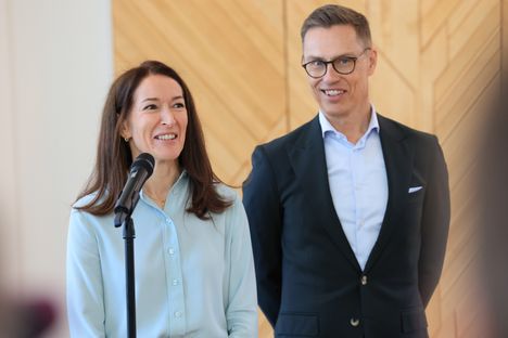 Presidentin ensiesittely Mäntyniemessä 2 Presidentin ensiesittely Mäntyniemessä 1