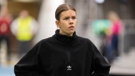Saga Vannisen läheinen ystävä: yllättävä ratkaisu 2 Saga Vannisen läheinen ystävä: yllättävä ratkaisu 1