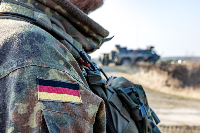 Saksalaisten luottamus armeijaan on heikko: Kyselytutkimus 2 Saksalaisten luottamus armeijaan on heikko: Kyselytutkimus 1