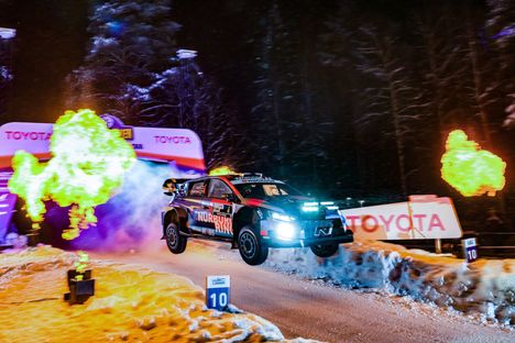Sami Pajari jännittävässä hetkessä – MM-rallissa tapahtumarikasta toimintaa 5