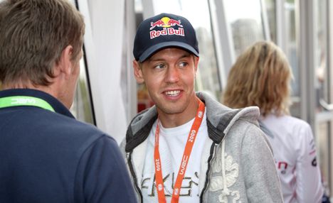 Sebastian Vettelin neuvoja Lewis Hamiltonille 3