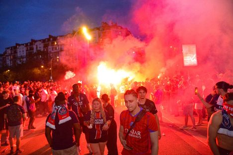 Sekasorto Ranskassa: Poliisi pidätti yli 400 henkilöä 4 Sekasorto Ranskassa: Poliisi pidätti yli 400 henkilöä 3