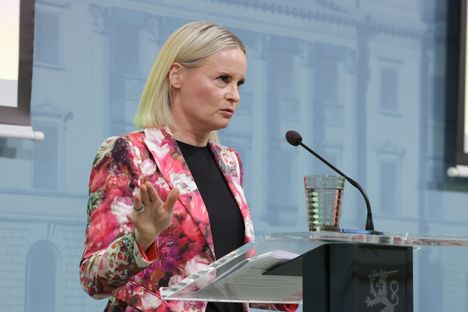 Sofia Virran ja Wille Rydmanin kiivas väittely A-studiossa herättää erilaisia näkemyksiä 1