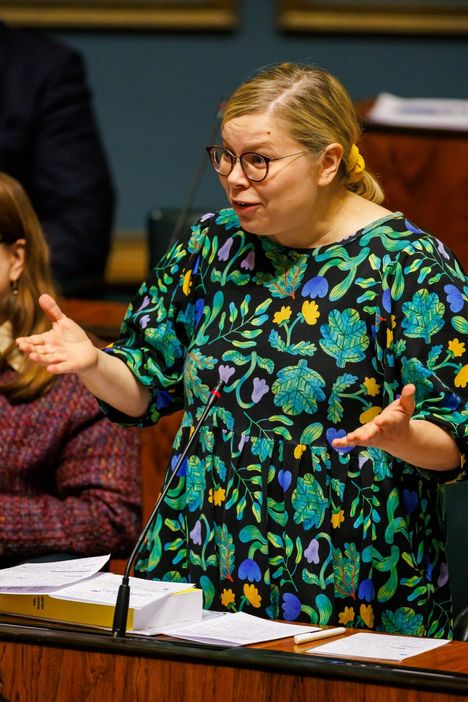 Sofia Virran ja Wille Rydmanin kiivas väittely A-studiossa herättää erilaisia näkemyksiä 5