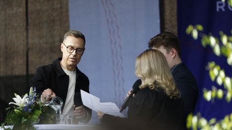 Stubb kommentoi kansanedustajia 2 Stubb kommentoi kansanedustajia 1