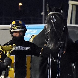 Sunrise Fria sai 12 000 euroa cup-finaalin voitosta. 4 Sunrise Fria sai 12 000 euroa cup-finaalin voitosta. 3
