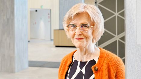 Suomen presidentti myönsi arkkiatriarvon. 2 Suomen presidentti myönsi arkkiatriarvon. 1