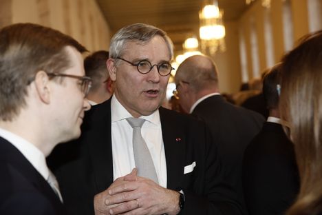 Suomen yrittäjät vaativat hallitusta siirtämään kesälomat. 2 Suomen yrittäjät vaativat hallitusta siirtämään kesälomat. 1