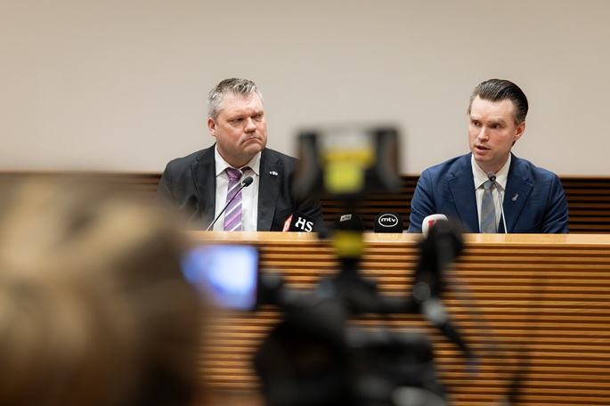 Suomi päivittää siviilikriisitiedotujärjestelmää dronevaroitusten jälkeen. 2 Suomi päivittää siviilikriisitiedotujärjestelmää dronevaroitusten jälkeen. 1