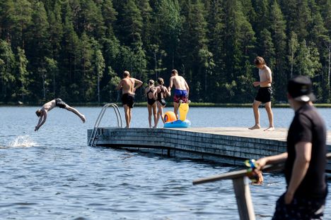 Uuden lomaviikon käyttöönotto kouluille? Näin suomalaiset suhtautuvat asiaan. 7