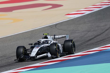 Valtteri Bottas kumoaa Hamiltonin ja Verstappenin huolet 3
