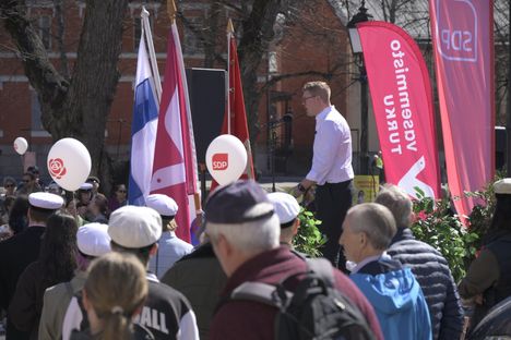 Vappujuhlintaa eri puolilla Suomea – Pirjo valmisti 250 karjalanpiirakkaa 7