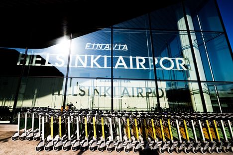 Venäläinen lentokone saapui Helsinki-Vantaan lentoasemalle. 2 Venäläinen lentokone saapui Helsinki-Vantaan lentoasemalle. 1