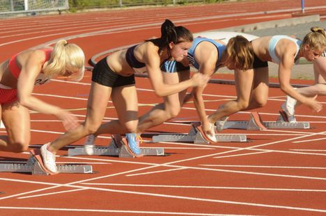 Yleisurheilu: Entinen lahjakkuus Jessi Landström teki paluun kahdeksan vuoden tauon jälkeen – Lotta Harala valmentajana 5