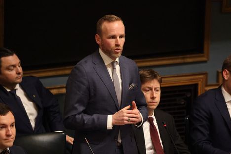 Yleisurheilun EM-kilpailujen hakuprojektin saama kymmenen miljoonan euron rahoitus on esimerkki tehokkaasta lobbaustyöstä, joka herättää keskustelua muilla urheilualoilla. 6 Yleisurheilun EM-kilpailujen hakuprojektin saama kymmenen miljoonan euron rahoitus on esimerkki tehokkaasta lobbaustyöstä, joka herättää keskustelua muilla urheilualoilla. 5