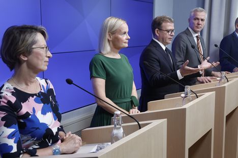 Yllättävä käänne hallituksen keskusteluissa – kristillisdemokraatteja syytetään ”erittäin röyhkeästä yhteistyöstä” 3