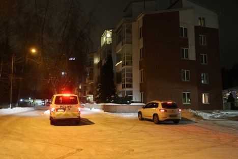 70-vuotias nainen menehtyi traagisesti omassa sängyssään Malminkartanossa: Oikeus antoi päätöksen aviomiehelle 2 70-vuotias nainen menehtyi traagisesti omassa sängyssään Malminkartanossa: Oikeus antoi päätöksen aviomiehelle 1