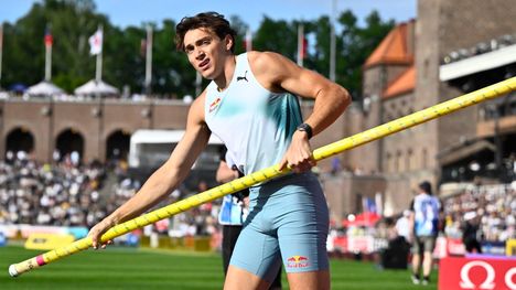 Armand Duplantis kärsi tappion ja pyysi anteeksi. 2 Armand Duplantis kärsi tappion ja pyysi anteeksi. 1